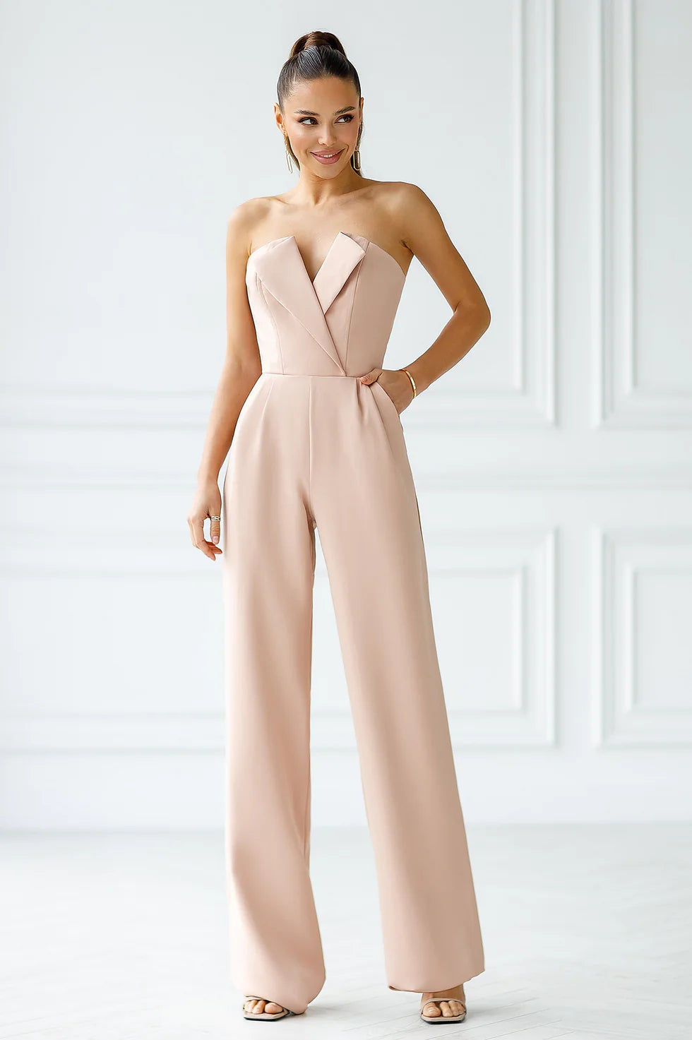 Classic Beige V-neck Sleeveless Jumpsuit