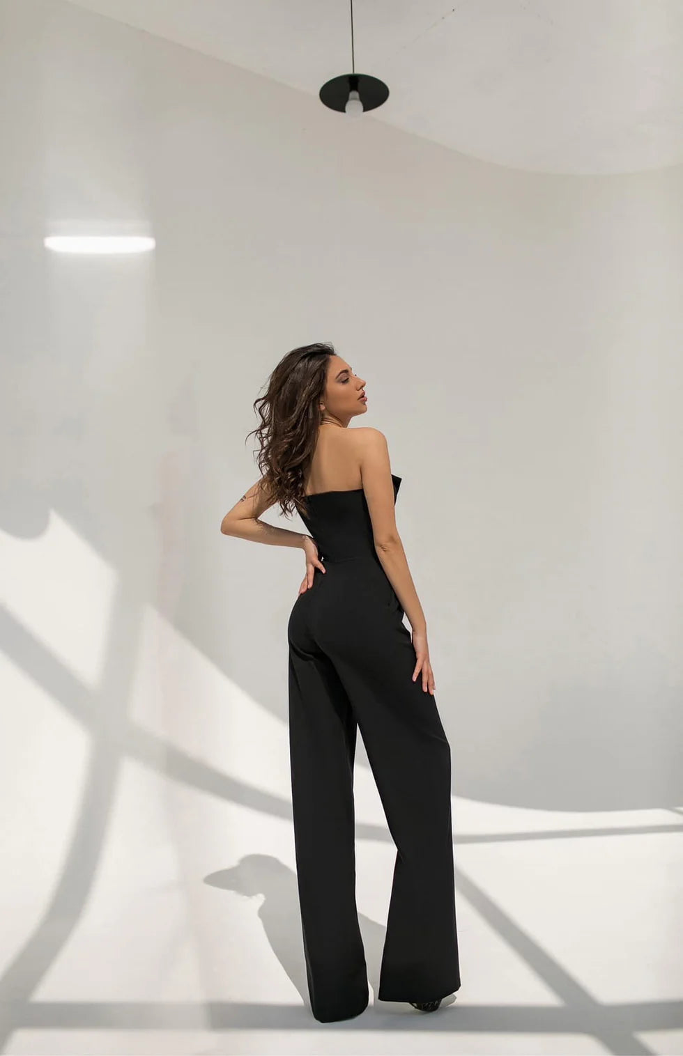 Classic Black V-neck Sleeveless Jumpsuit